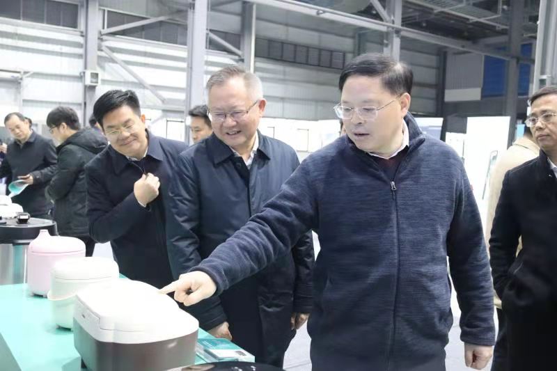 湖南省委常委、省委秘書長(zhǎng)張劍飛一行來zoty中欧体育官方网站調(diào)研